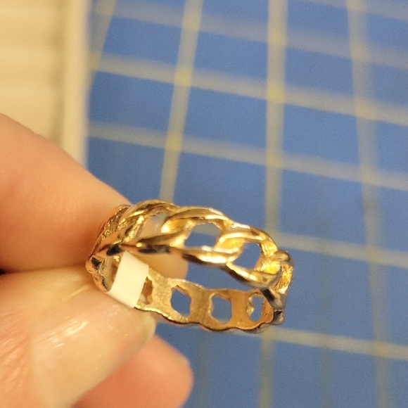 Band Gold Tone Chain Ring - Picture 1 of 3